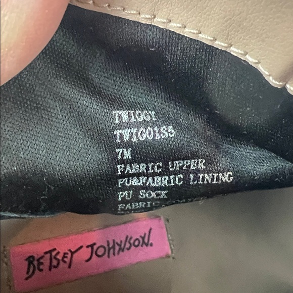 Betsy Johnson Twiggy booties 60’s vibe - Picture 9 of 11